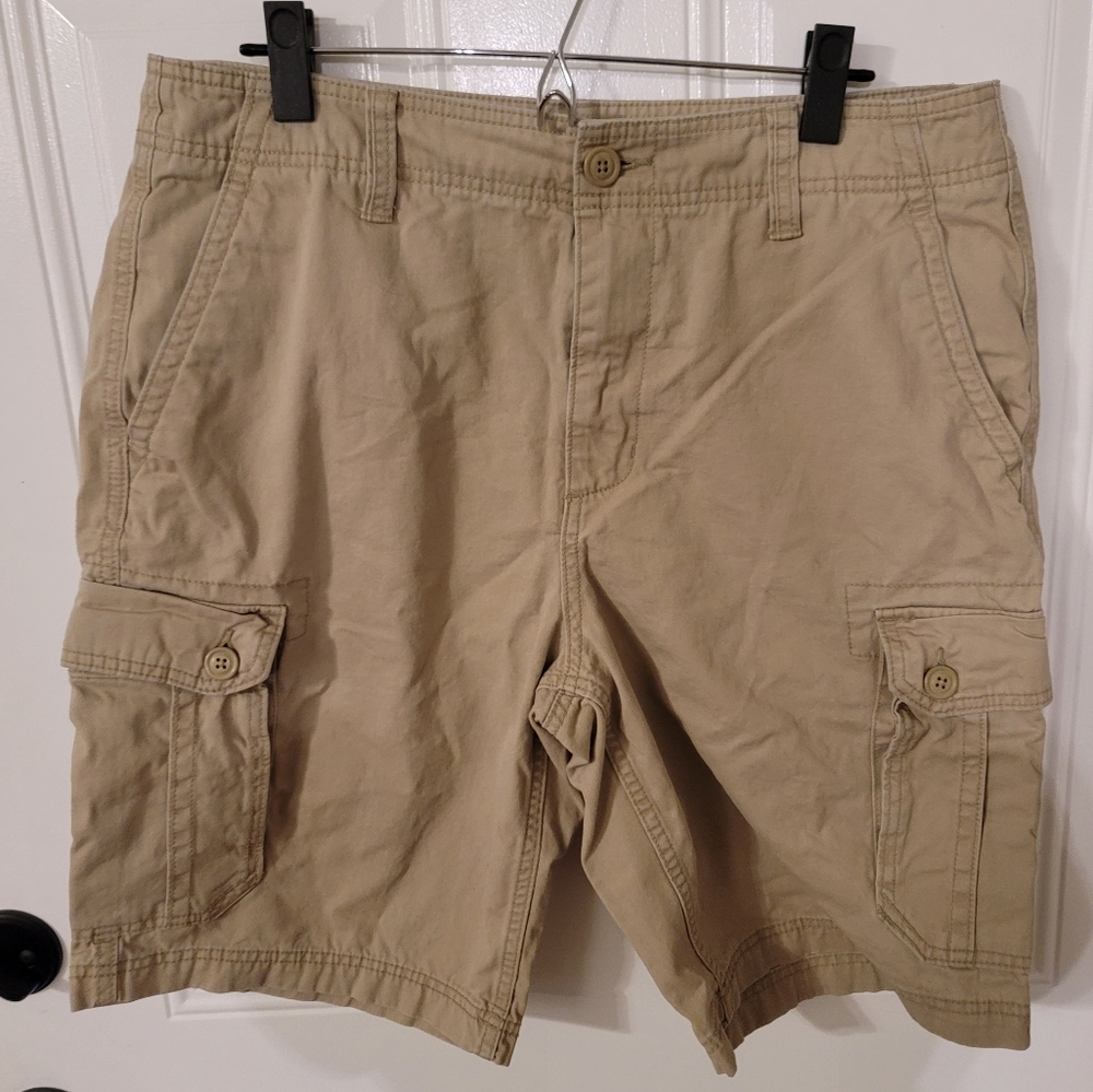 Light Khaki Cargo Shorts